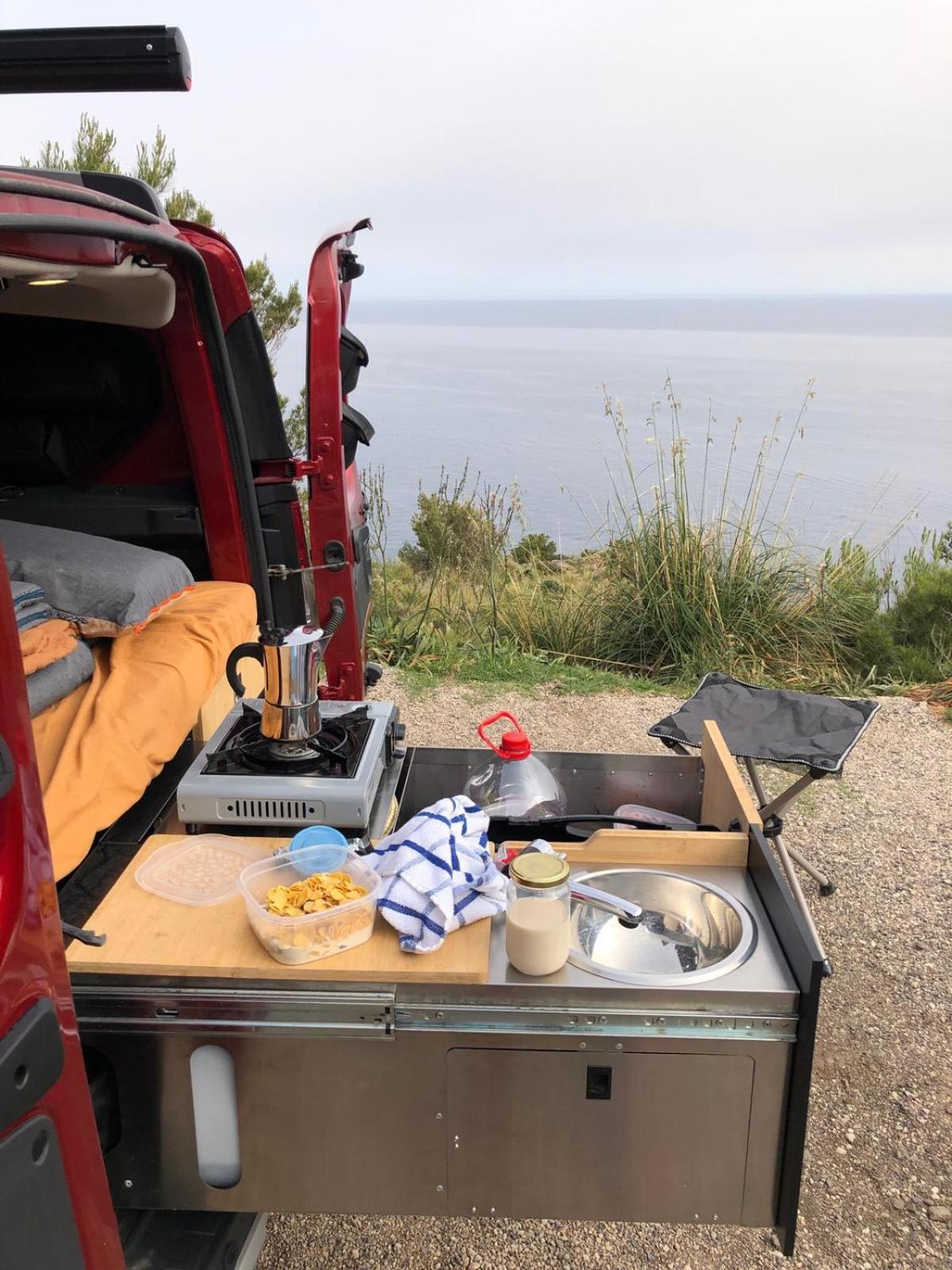 Отель Dacia Dokker Camperiz Пальма-де-Майорка Экстерьер фото